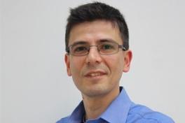 El investigador del CIAE, Patricio Rodríguez, conduce un proyecto que busca evitar la deserción escolar y universitaria.