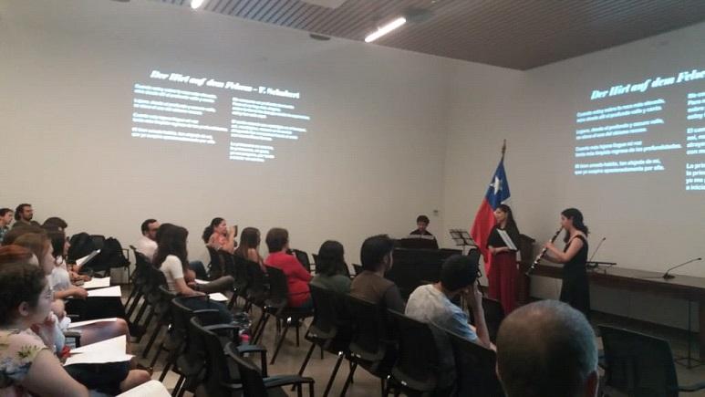 En la presentación hicieron un recorrido por diversas facetas del canto lírico.