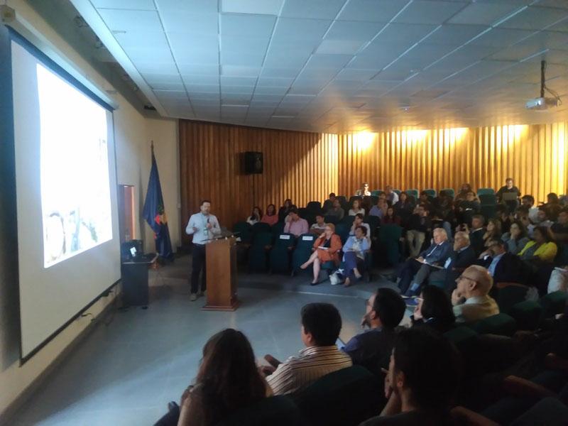 Participaron expositores nacionales y extranjeros. En la imagen José R. Urbez Torres, del gobierno federal de Canadá