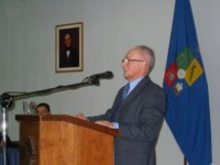 El Prof. Hernández durante la presentación