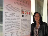 Prof. Sepúlveda junto a poster presentado en Congreso de Valencia