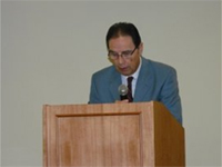 El Vicedecano(S) Nelson Díaz en su presentación.